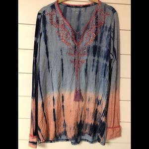 SOFT SURROUNDINGS. Top M